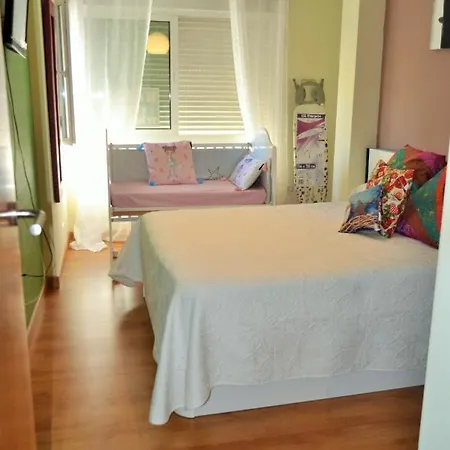 Hospitales Y Centro Suites Salmeron Apartment